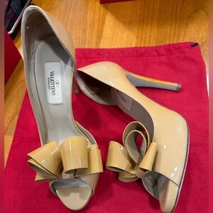 Valentino D'orsay Pumps Nude Patent Leather Bow Heels Stiletto Size 35.5